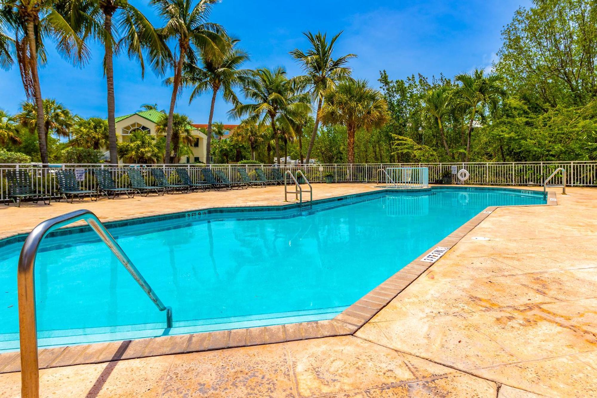 Sunrise Suites Saint Lucia Suite #201 Key West Ruang foto